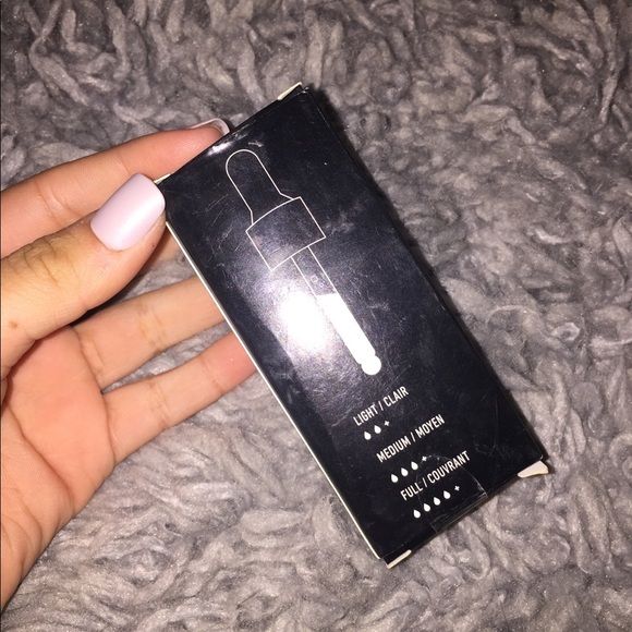 Nyx  foundation - Picture 2 of 5